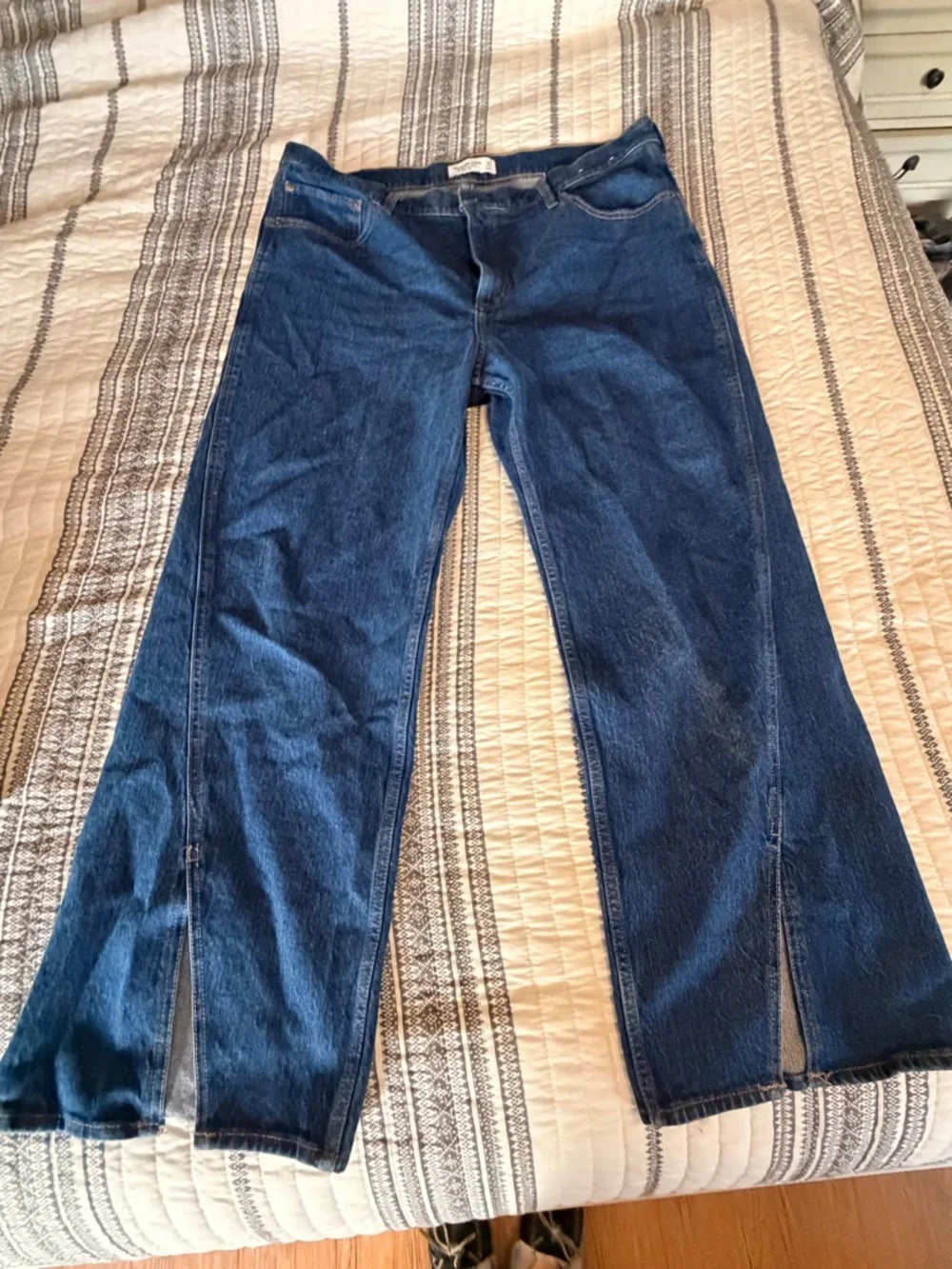 2 pairs of Abercrombie & Fitch Denim High-Rise Jeans - Picture 2 of 11